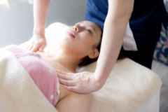 フェイシャルデコルテアロママッサージ（30分）